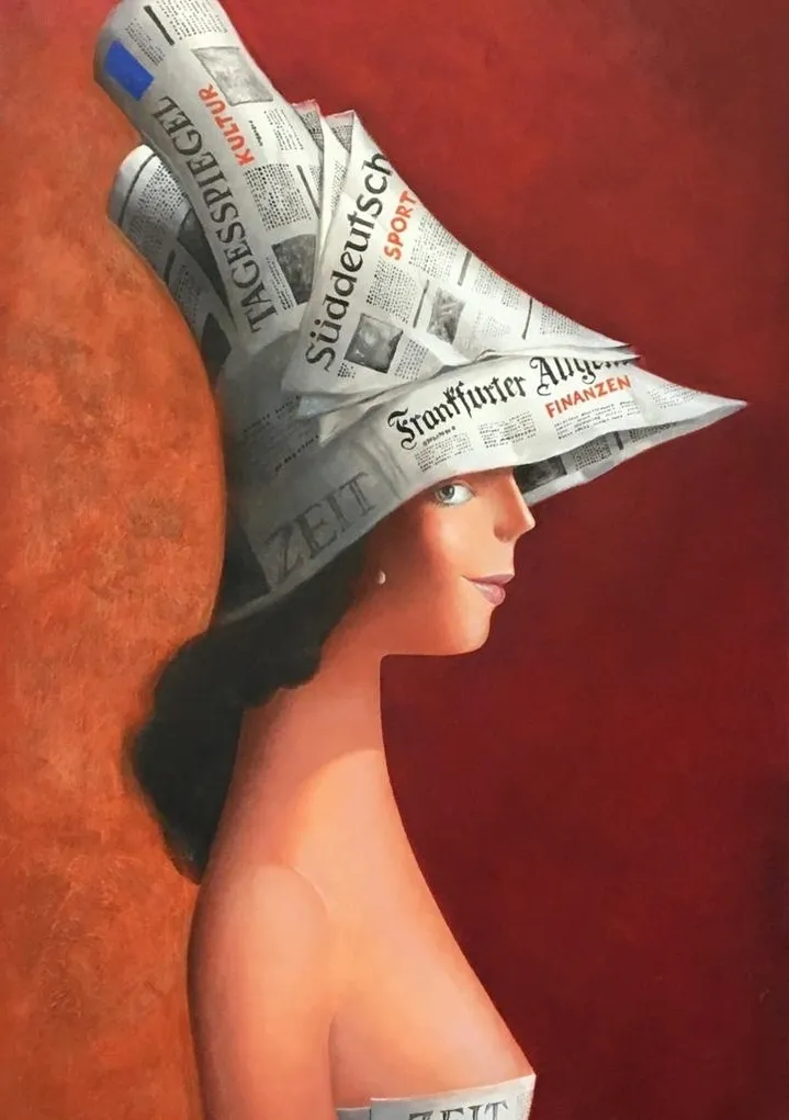 Ein Gemälde mit einem abstrakten Frauenbild mit einem Zeitungshut auf dem Kopf.